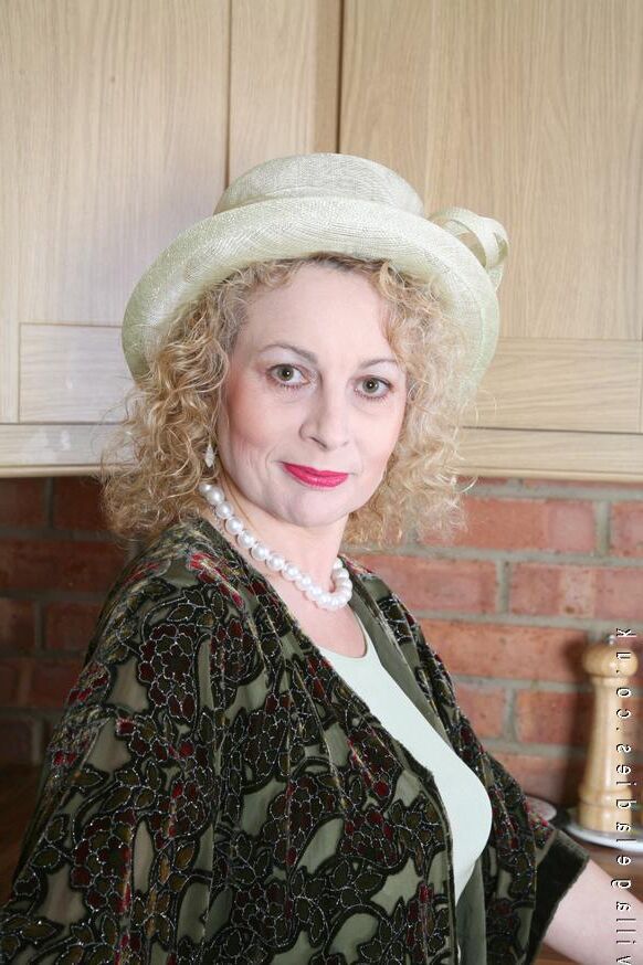 Tetona señora C en la cocina