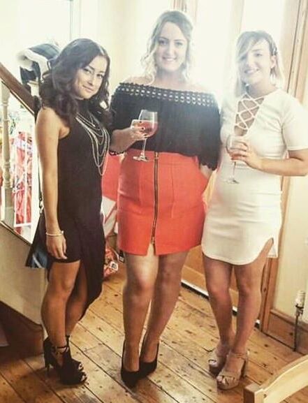 Stunning MILF Nicole