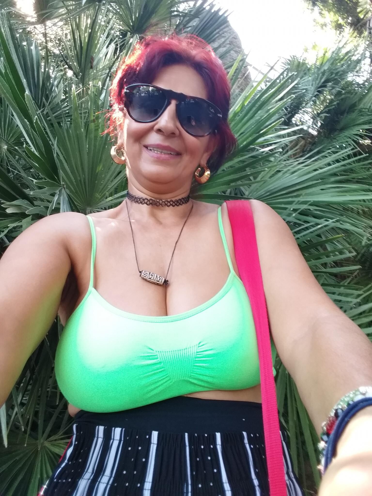  	 Marieta a Gipsy MILF from Romania P.