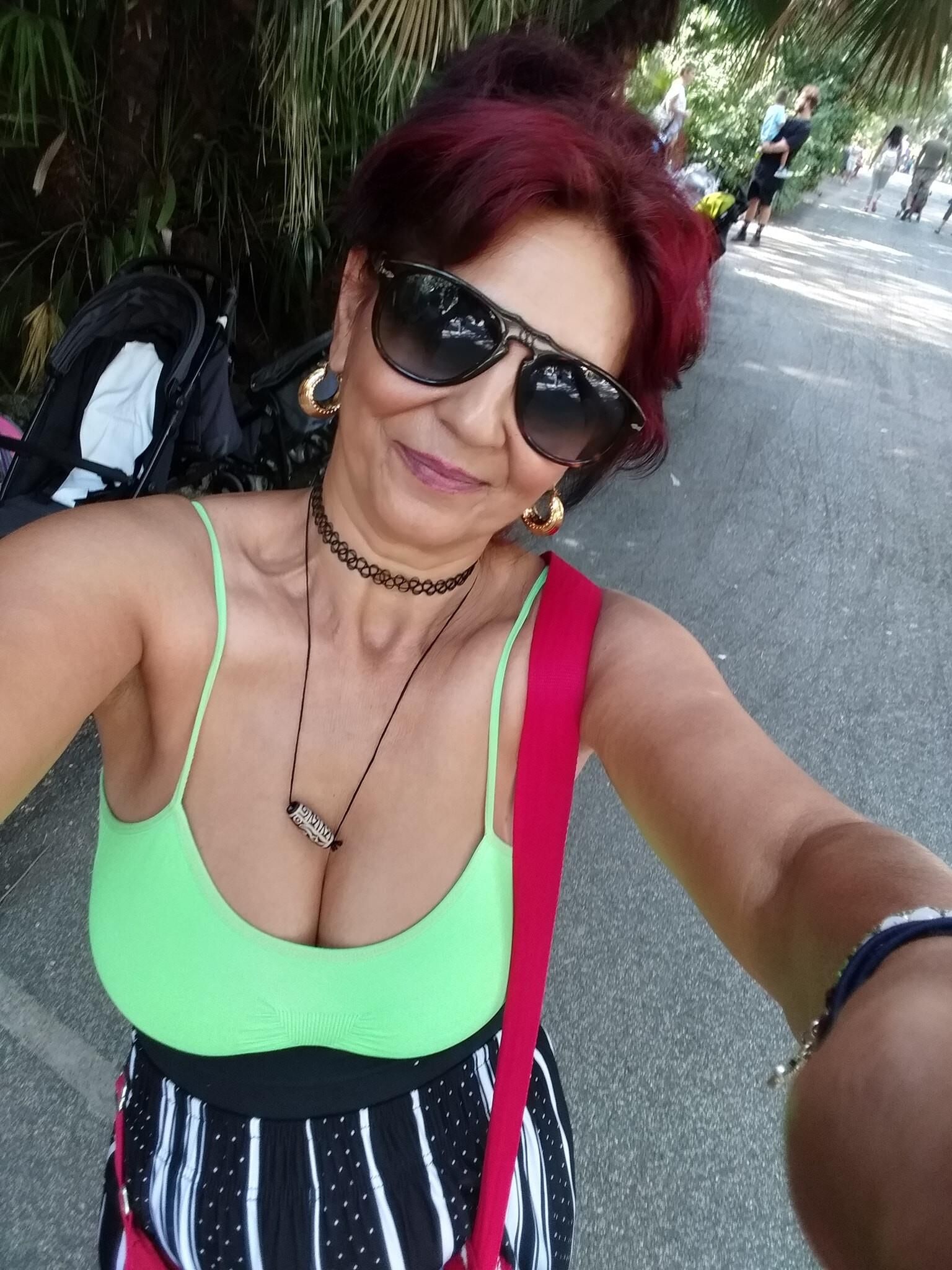  	 Marieta a Gipsy MILF from Romania P.