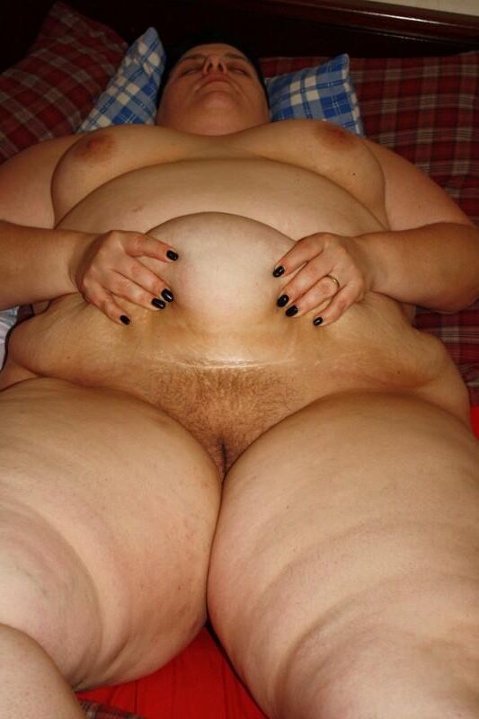 Fat german SSBBW Slut shows all holes 