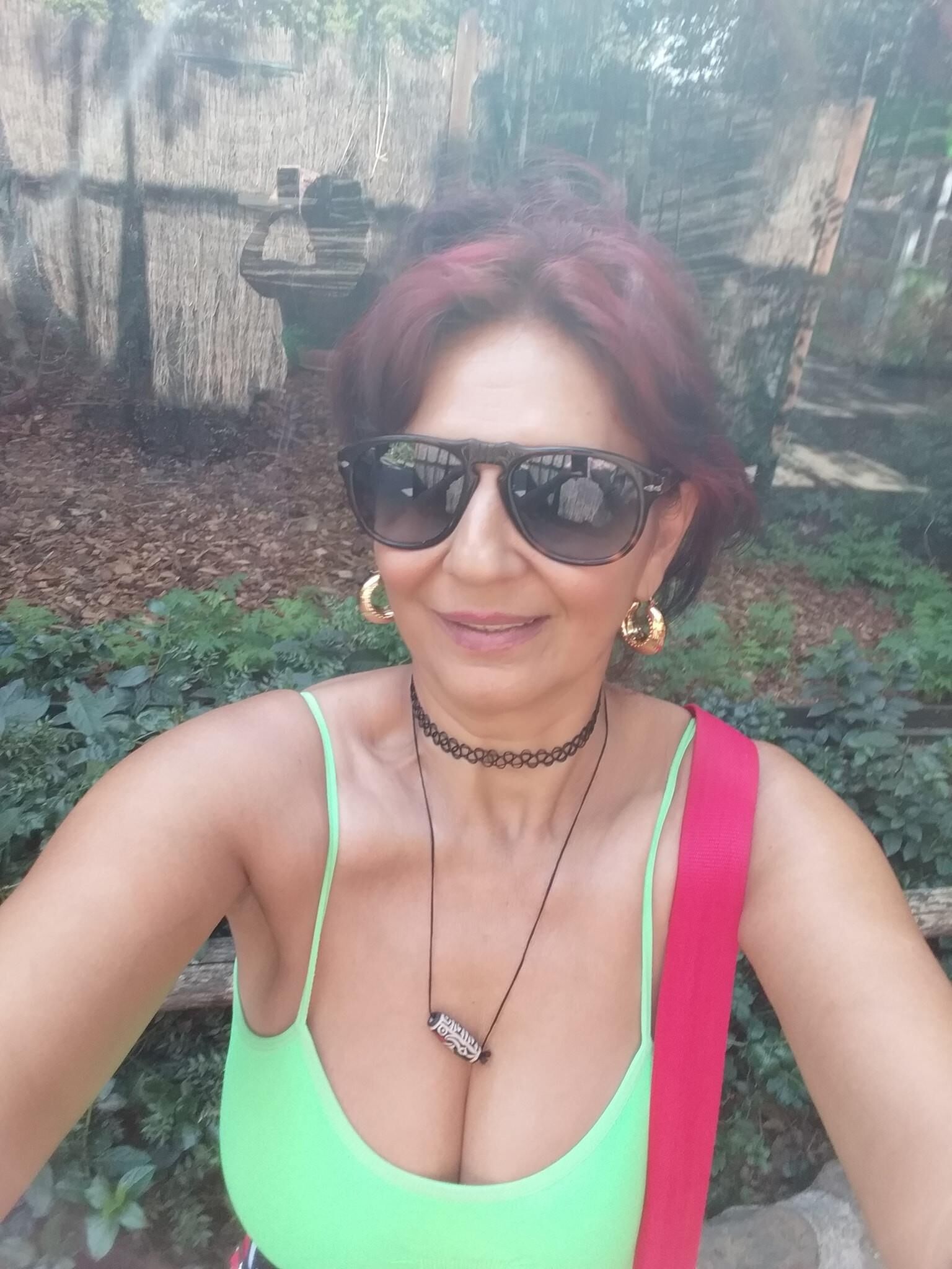 	 Marieta a Gipsy MILF from Romania P.