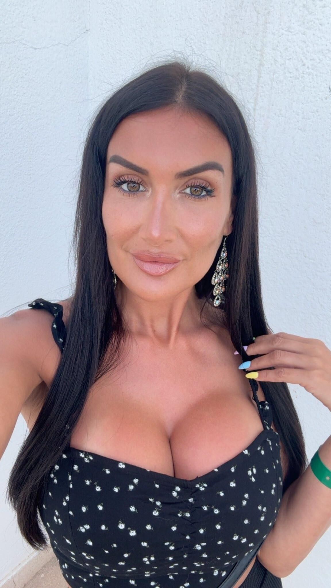 Bimbo wife five