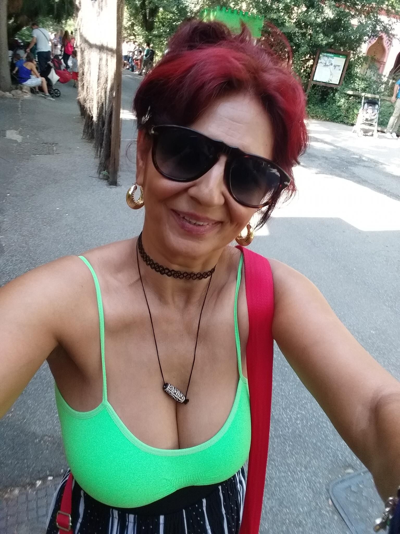  	 Marieta a Gipsy MILF from Romania P.
