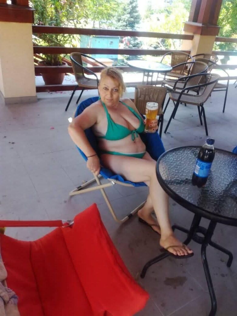 Sexy hungary mom