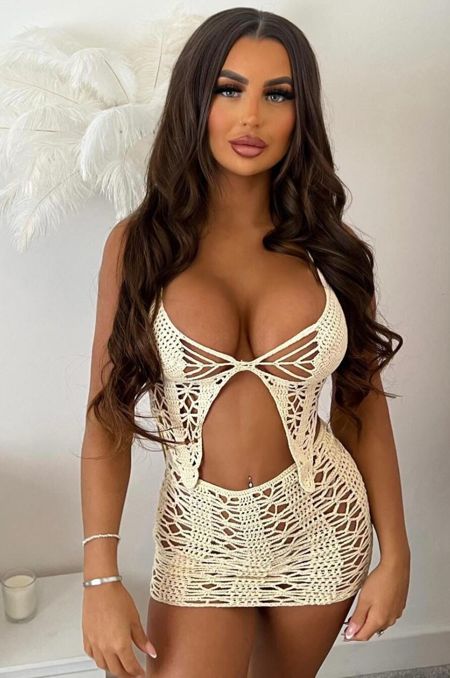 Brunette Hottie