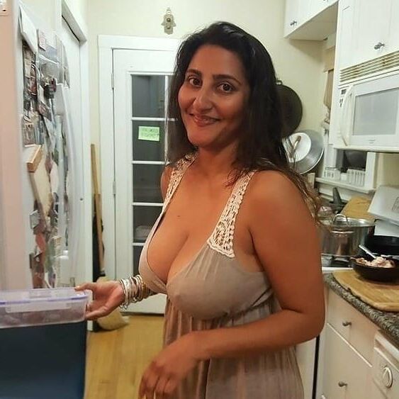 busty indian slut farzana 