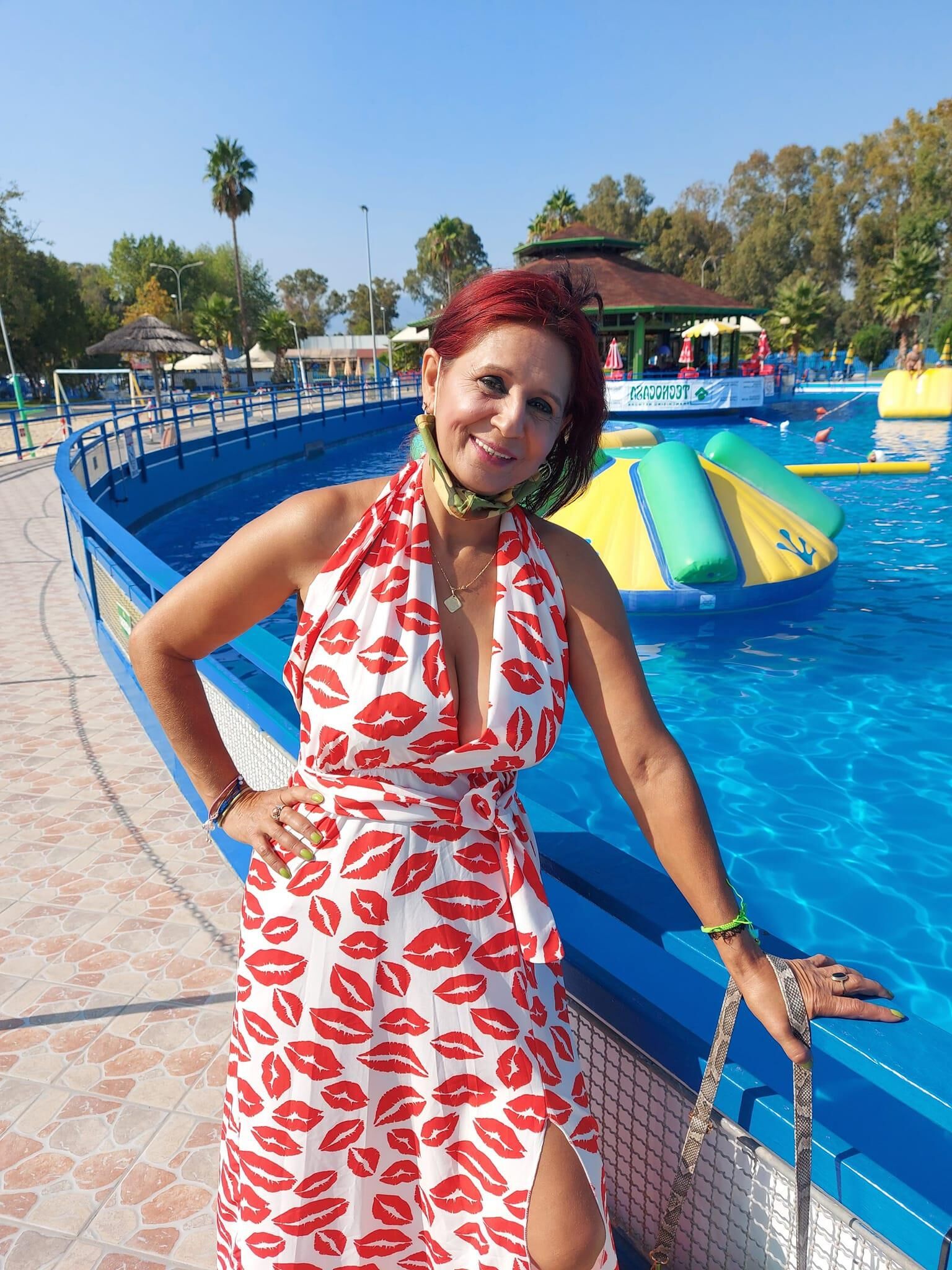  	 Marieta a Gipsy MILF from Romania P.