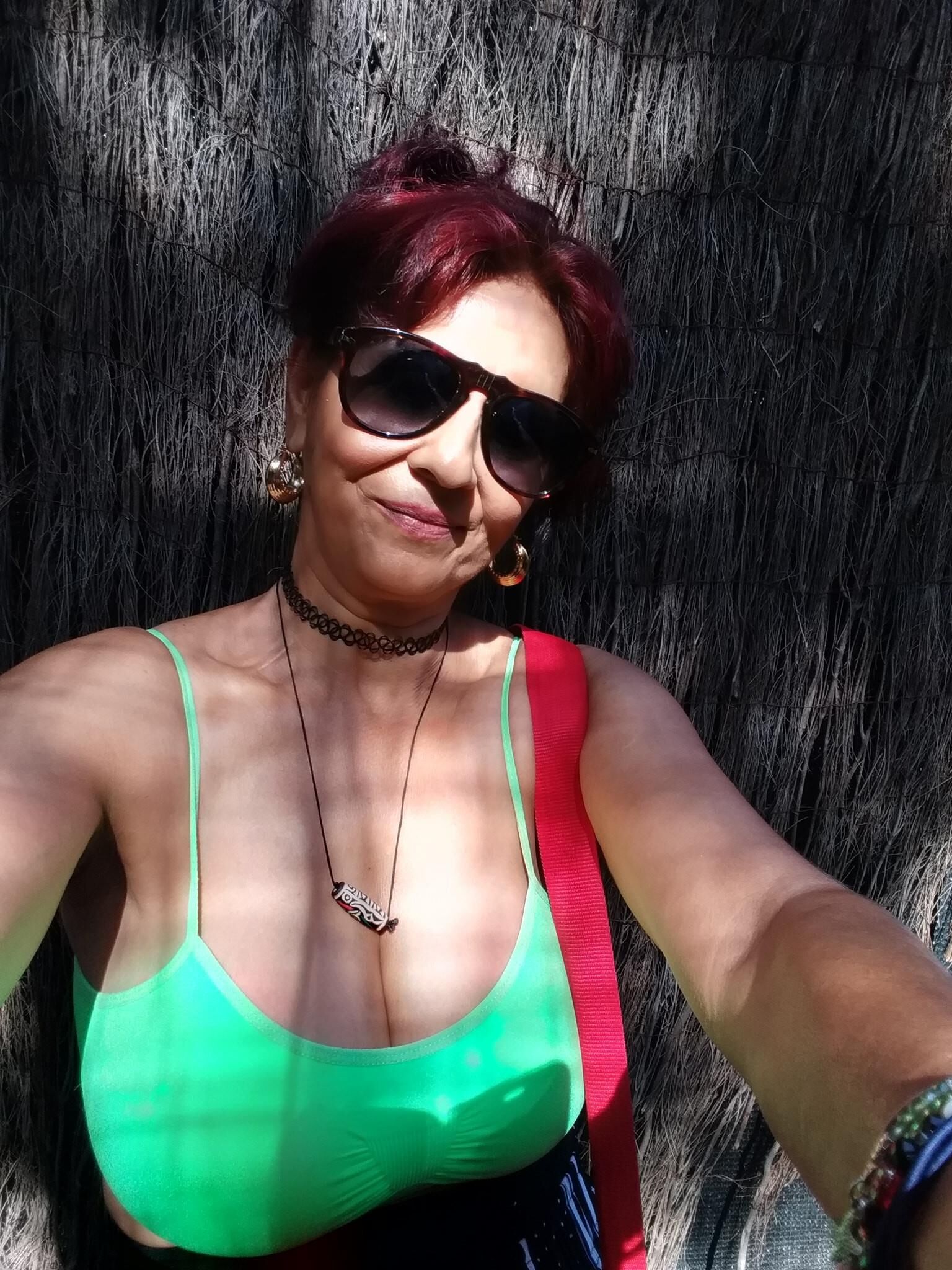  	 Marieta a Gipsy MILF from Romania P.