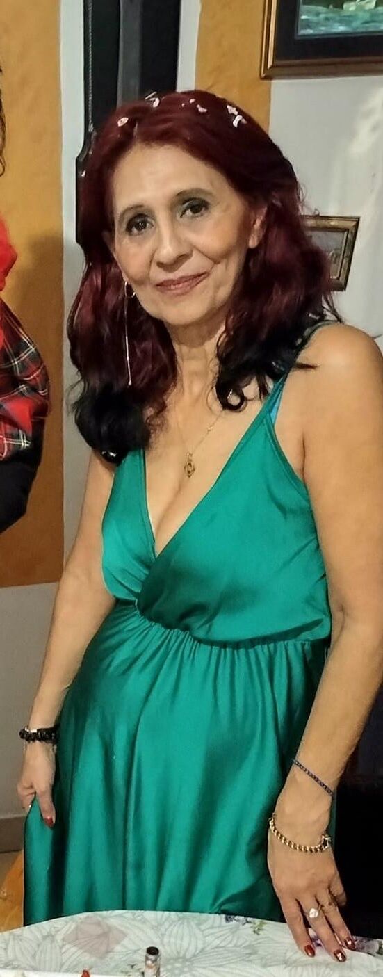  	 Marieta a Gipsy MILF from Romania P.