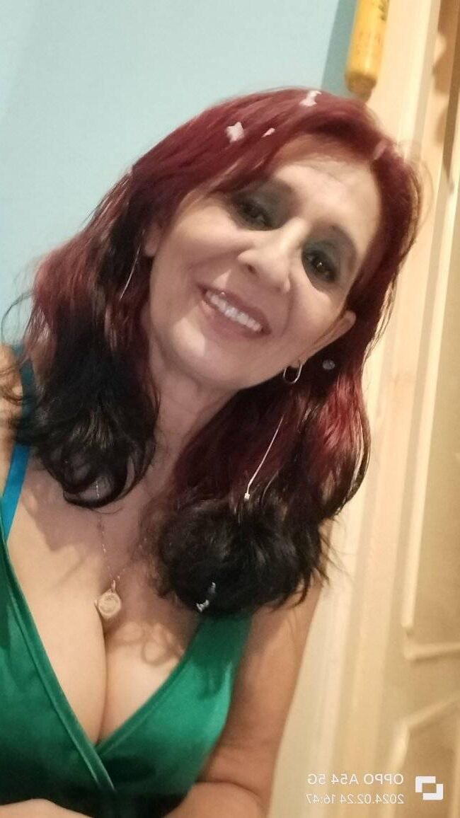  	 Marieta a Gipsy MILF from Romania P.