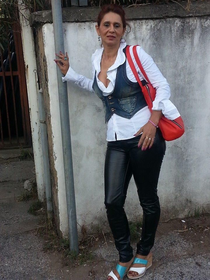  	 Marieta a Gipsy MILF from Romania P.