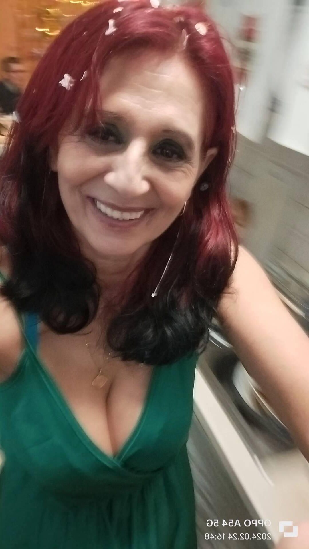  	 Marieta a Gipsy MILF from Romania P.