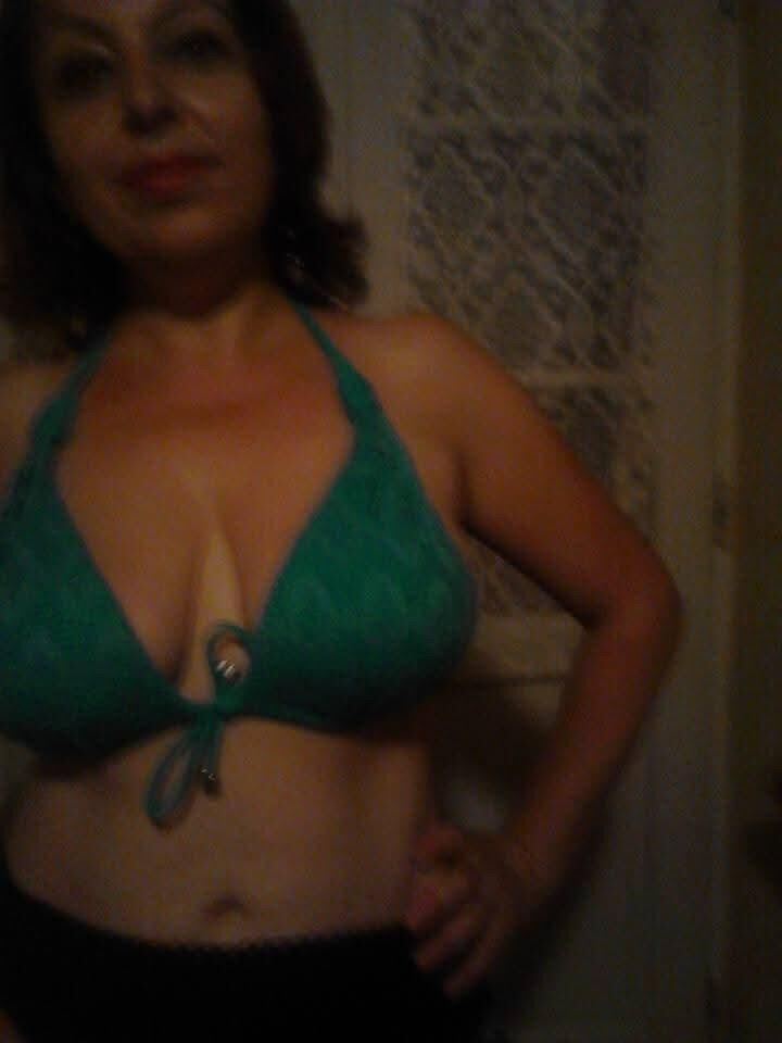 Sexy hungary mom