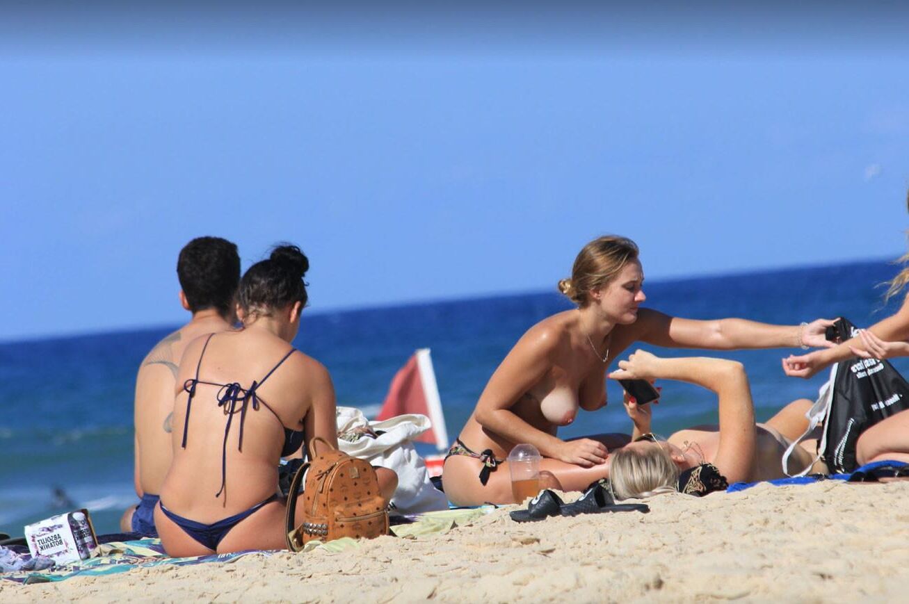 Public Tits