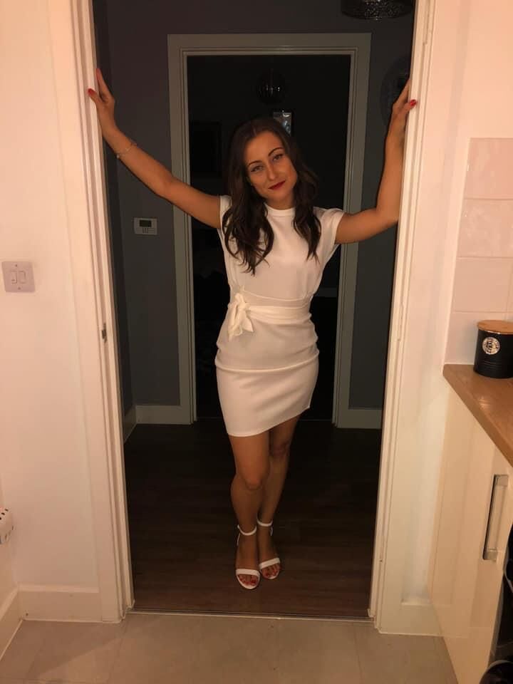 Stunning MILF Nicole