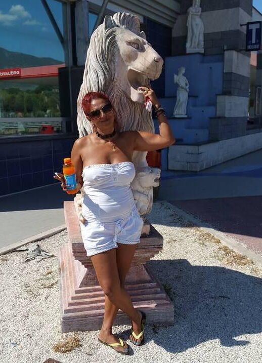  	 Marieta a Gipsy MILF from Romania P.