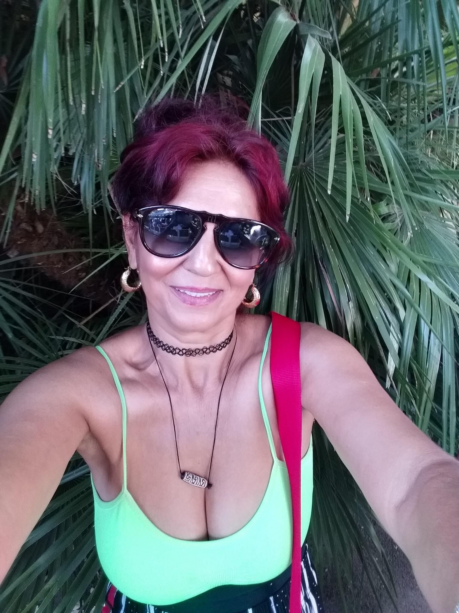  	 Marieta a Gipsy MILF from Romania P.