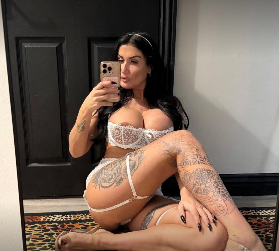 Bimbo wife three