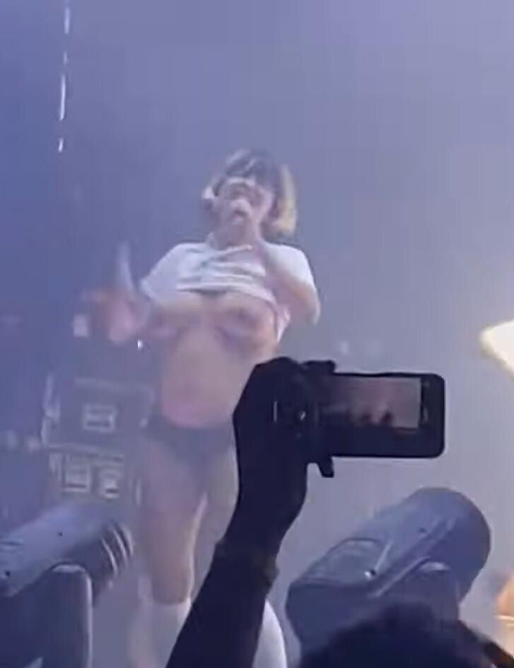 Pregnant rocker and roller
