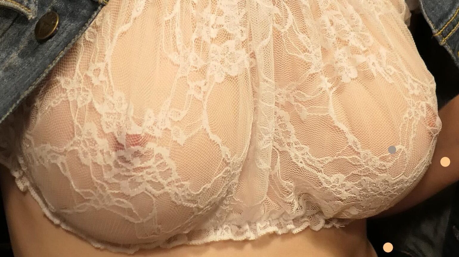 DES MAMELLES / DES MAMELLES ET DES MAMELLES