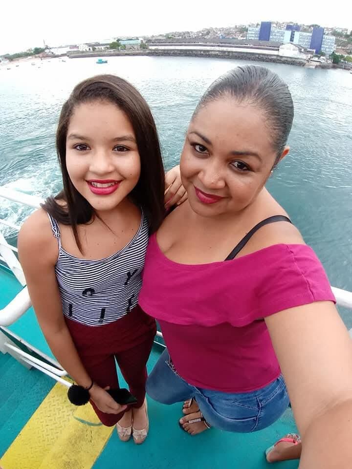 Coroa mãe de família Facebook 