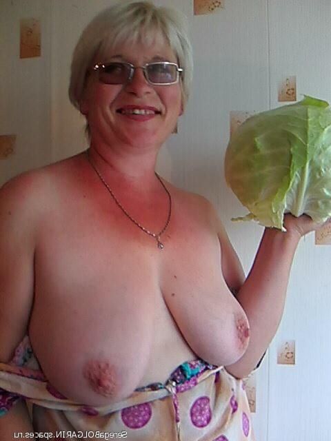 Hey mom, show me your tits! 