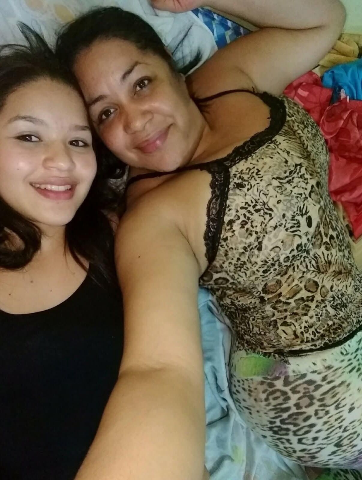 Coroa mãe de família Facebook 