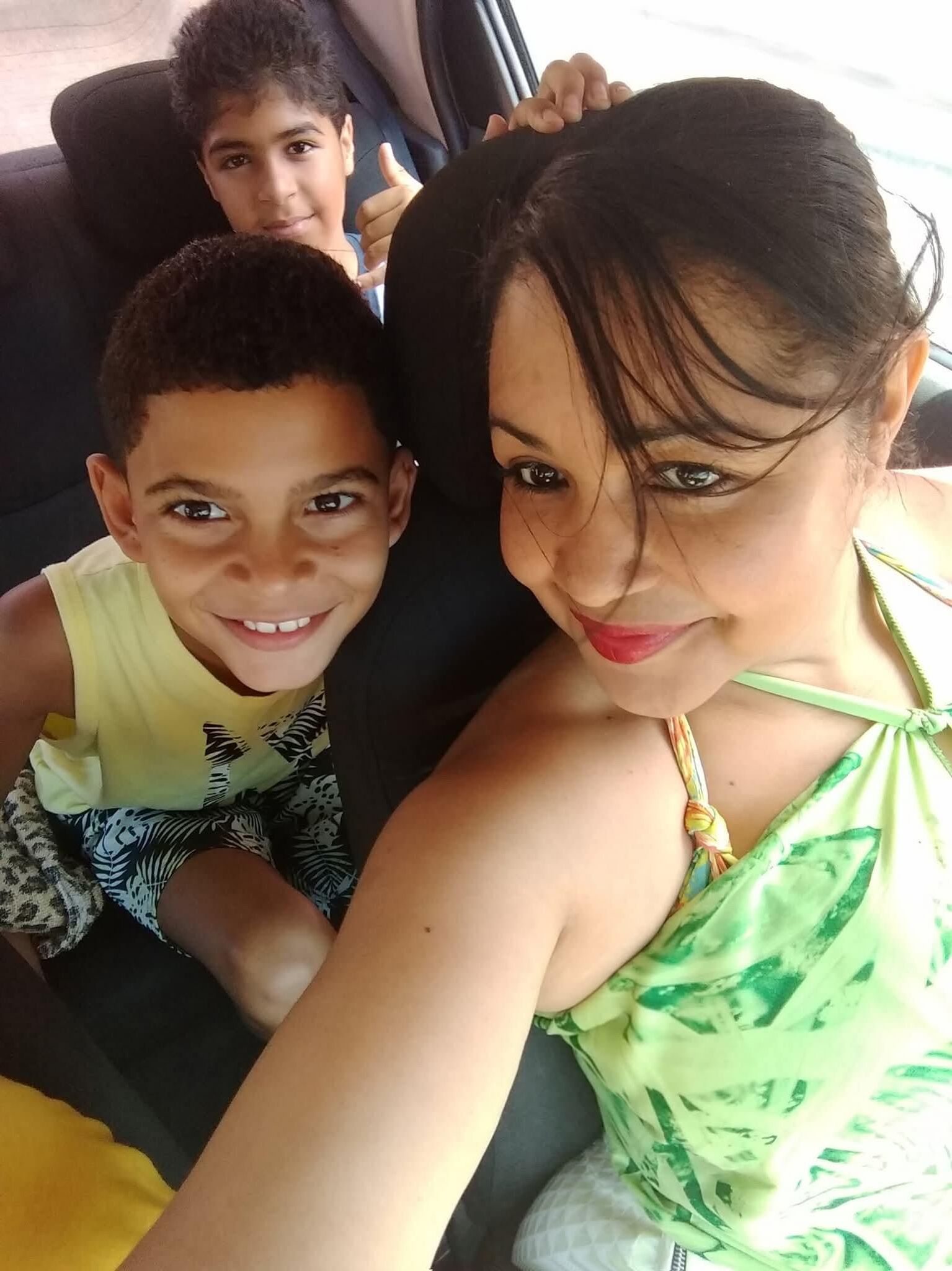 Coroa mãe de família Facebook 