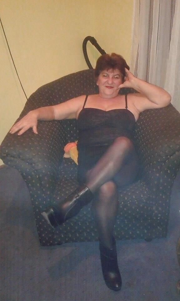 BUSTY GRANNY