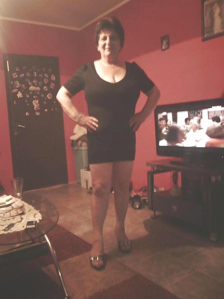 BUSTY GRANNY