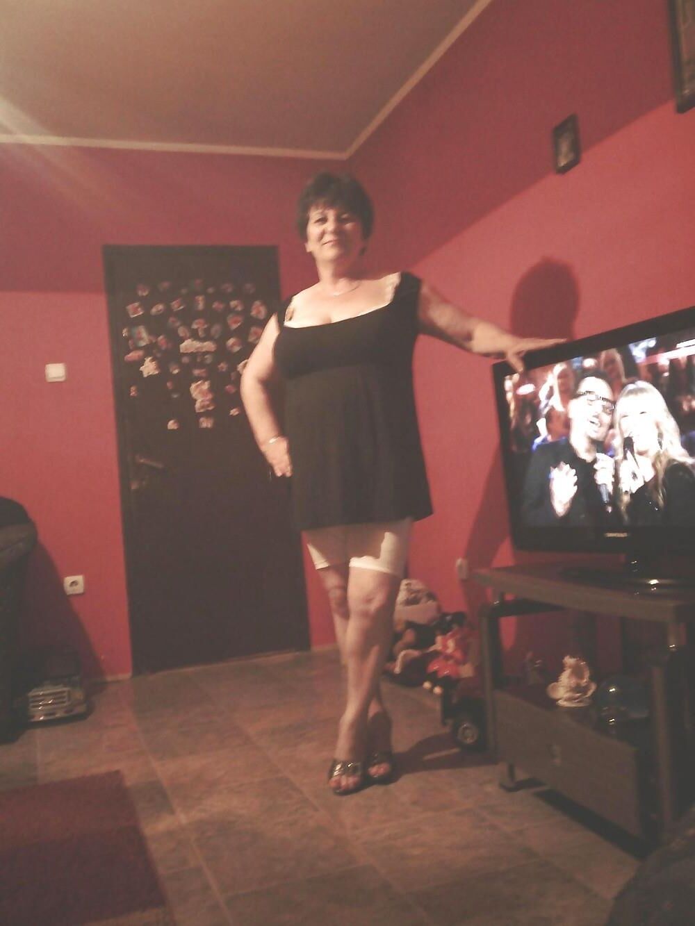 BUSTY GRANNY