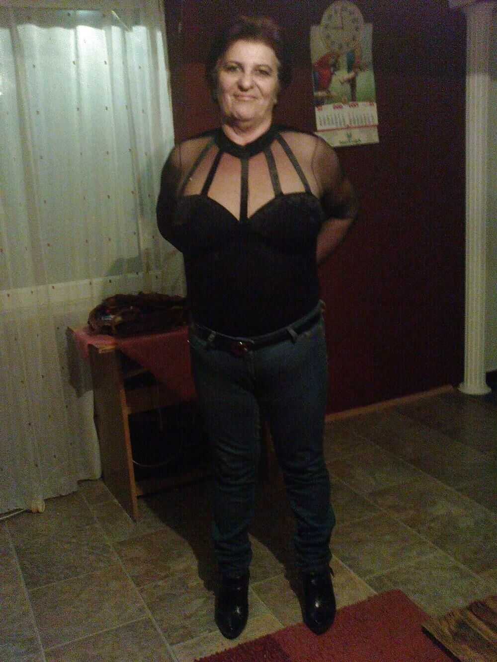 BUSTY GRANNY