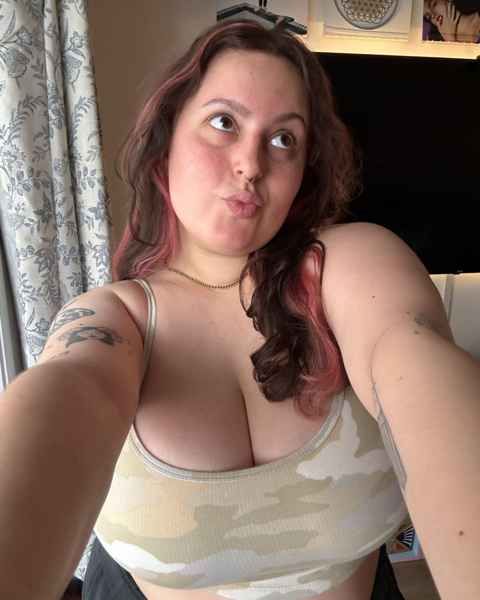 Cris Huge Boobs Sexy Beauty BBW Brunette Instagram Girl Mixed Ho
