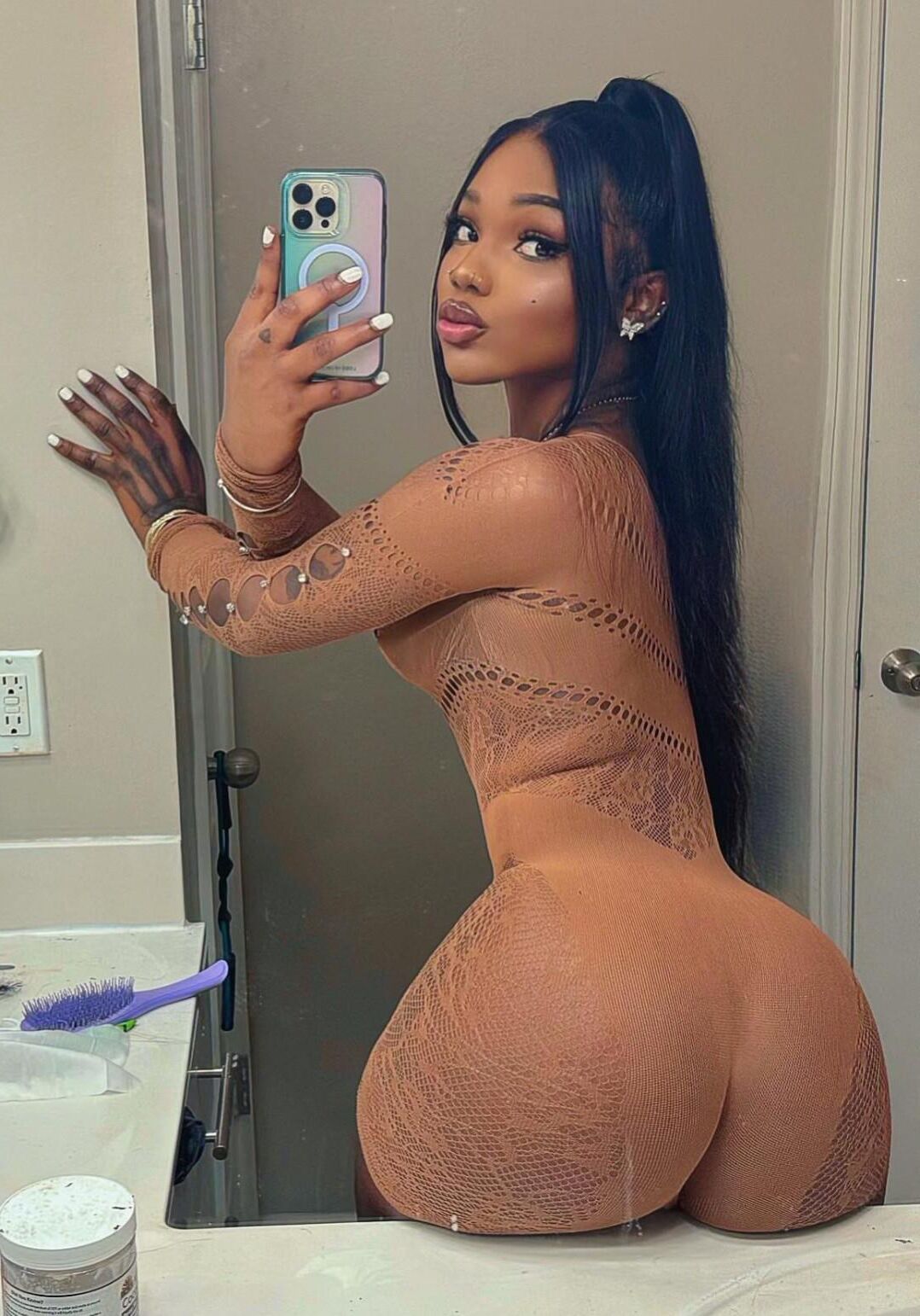 Stunning ghetto beauty 