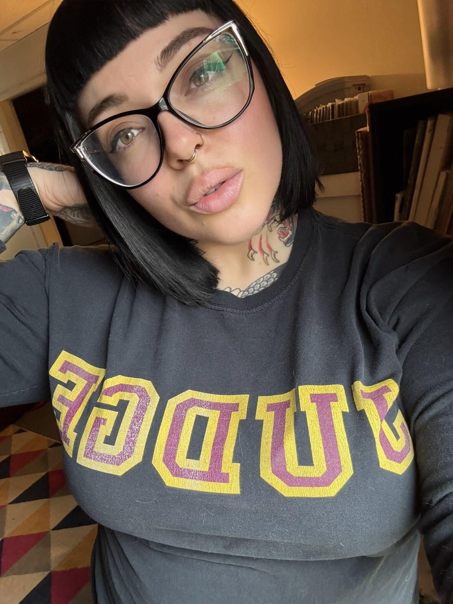 Bimbo Big Ass Big Boobs Tattooed Gorgeous Anal Girl With Glasses