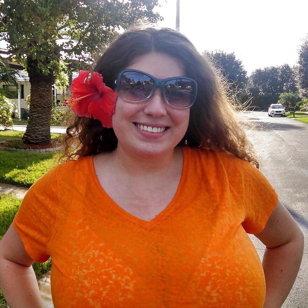 She has(d) nice tits