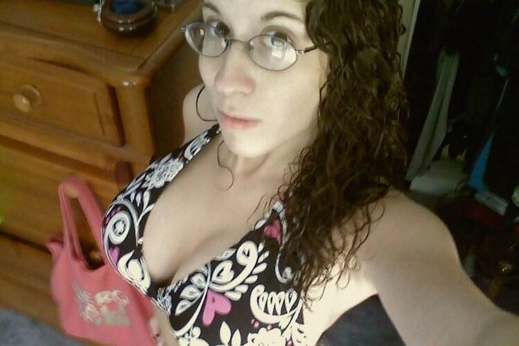 She has(d) nice tits