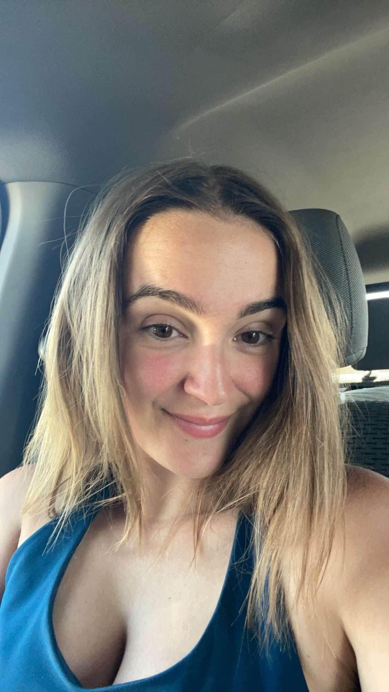 Stolen photos of Rebecca. Enjoy her boobs.