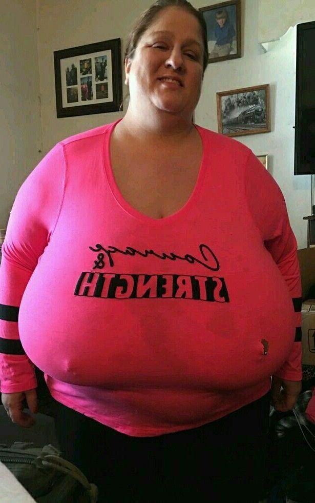 No Bra under Outfit 