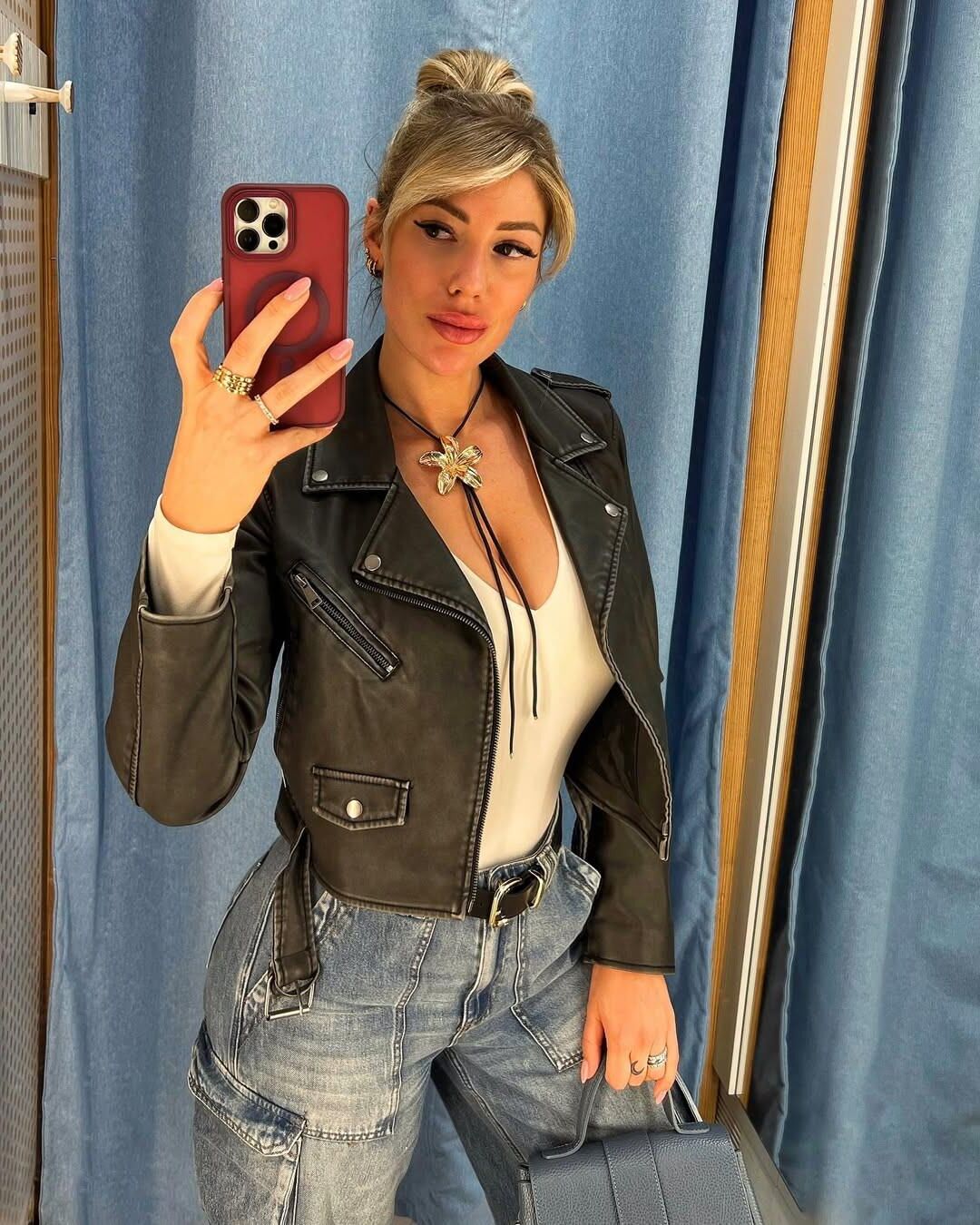 @elenasottana Big tits boobs Goddess WANK FILE #