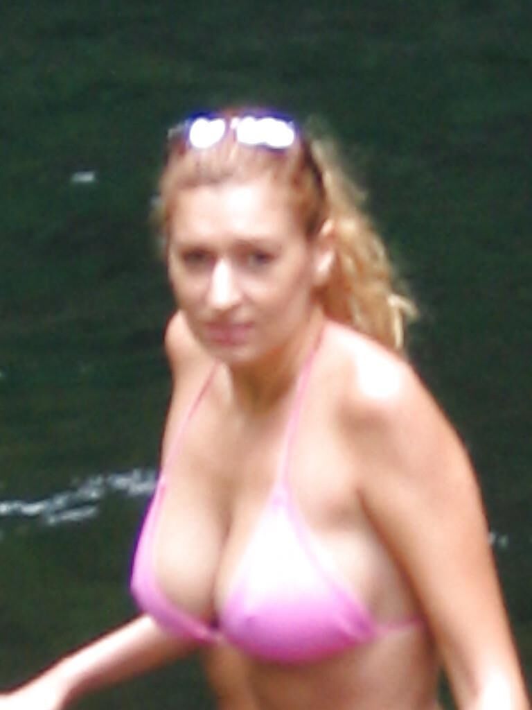 French milf big tits grosses loches bandantes
