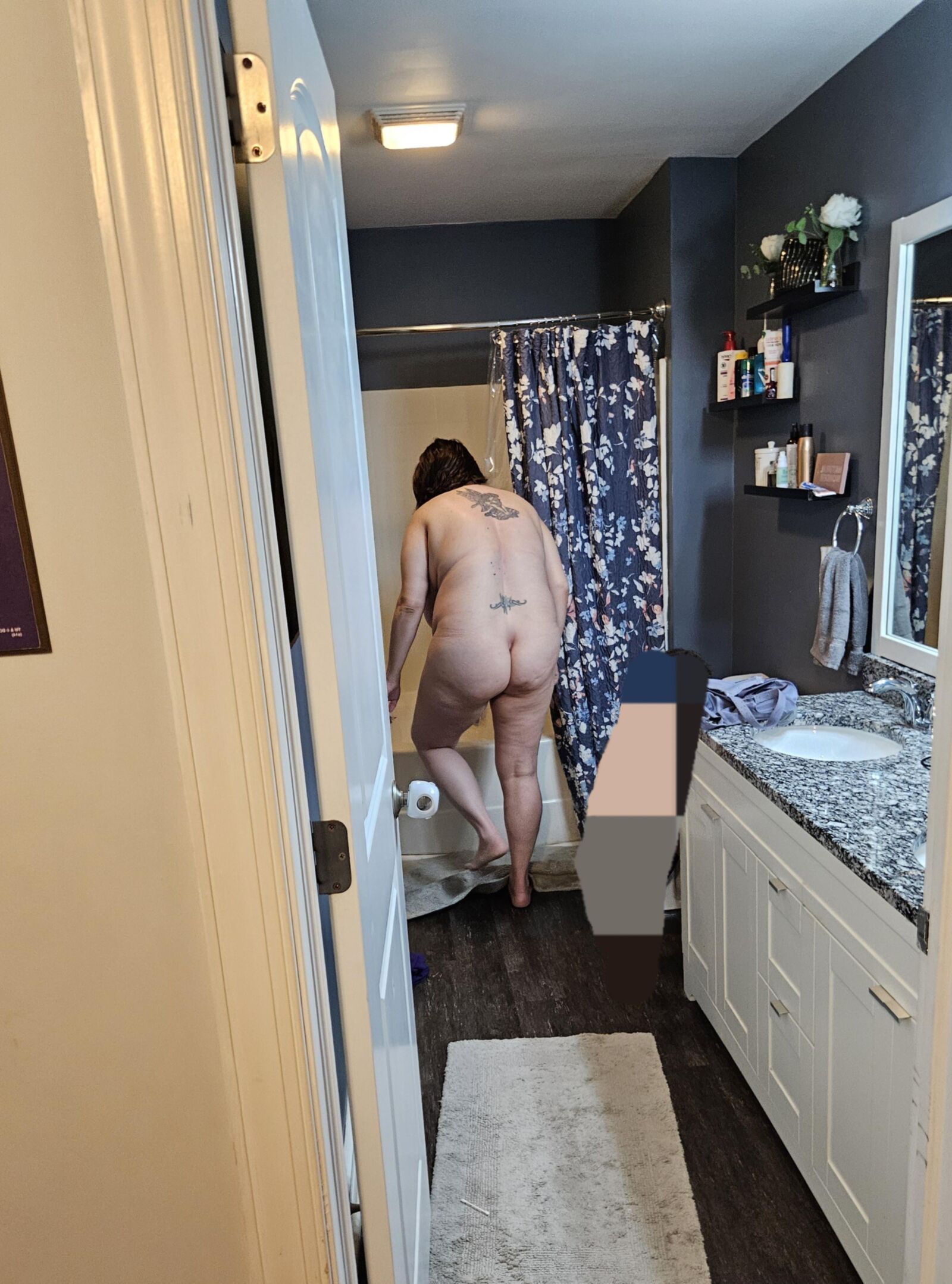 Exposed wife knows she's got huge tits for days 