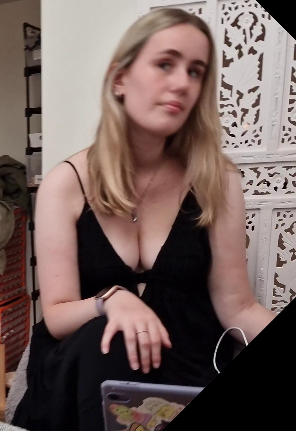 Ladenassistenten machen es zu einfach blonde Downblouse