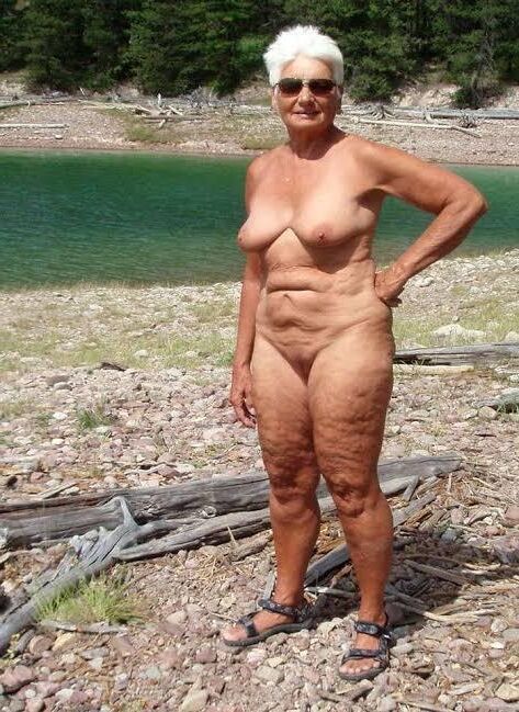 I Love Grannies during Summer 