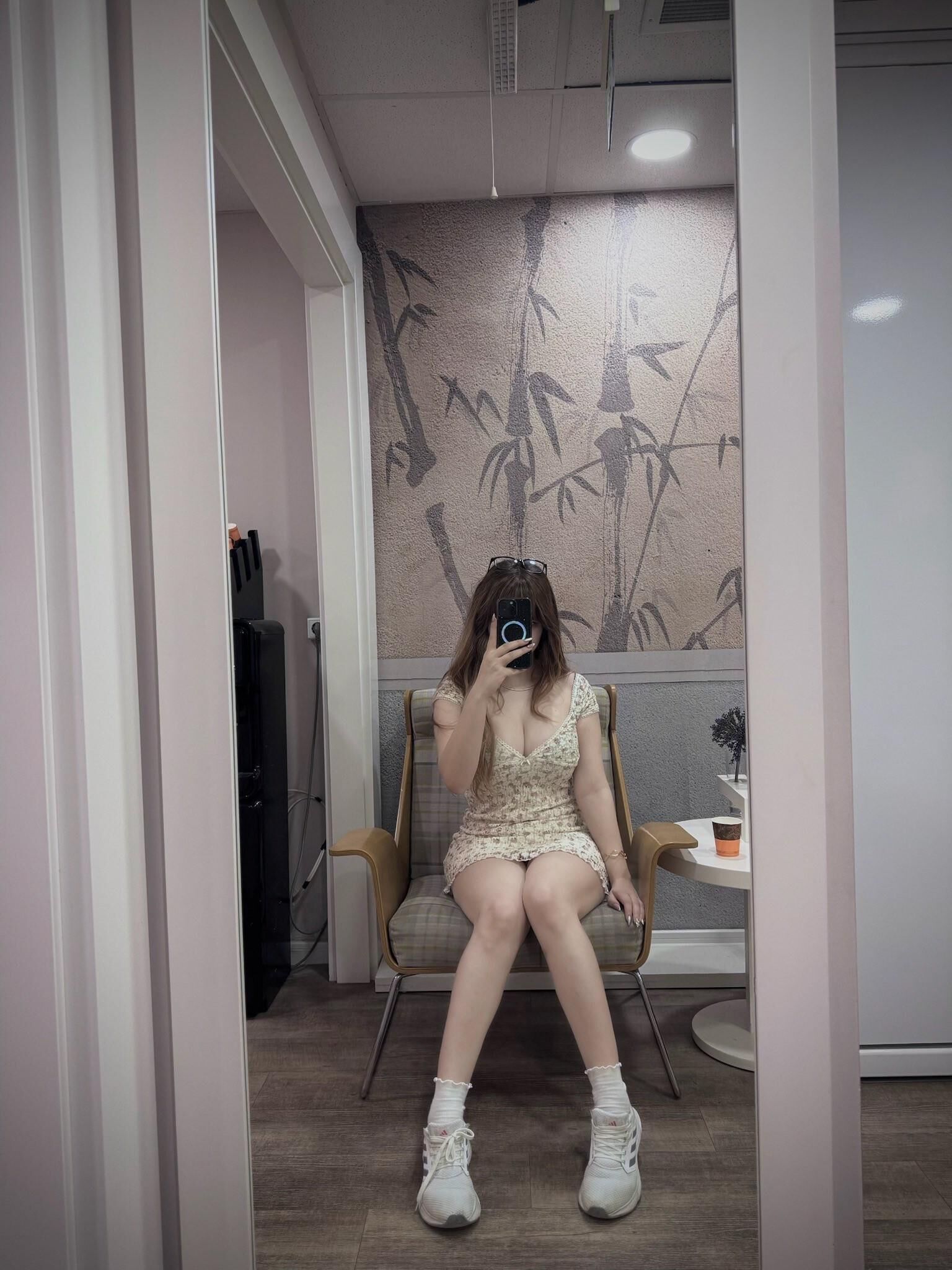 Ezra riesige Brüste Big Ass Beauty türkisch Brünette Analmädchen gemischt