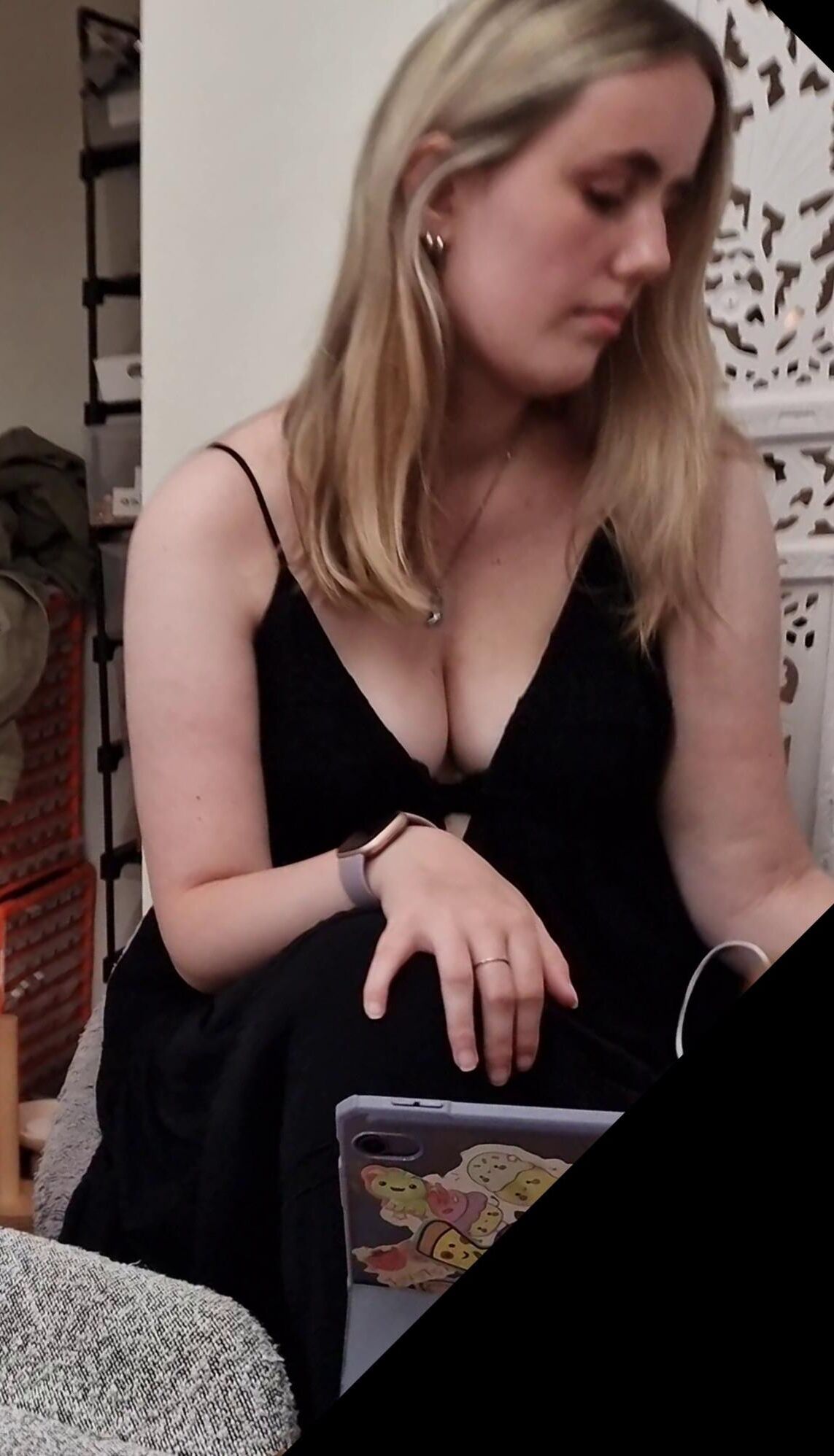 Ladenassistenten machen es zu einfach blonde Downblouse
