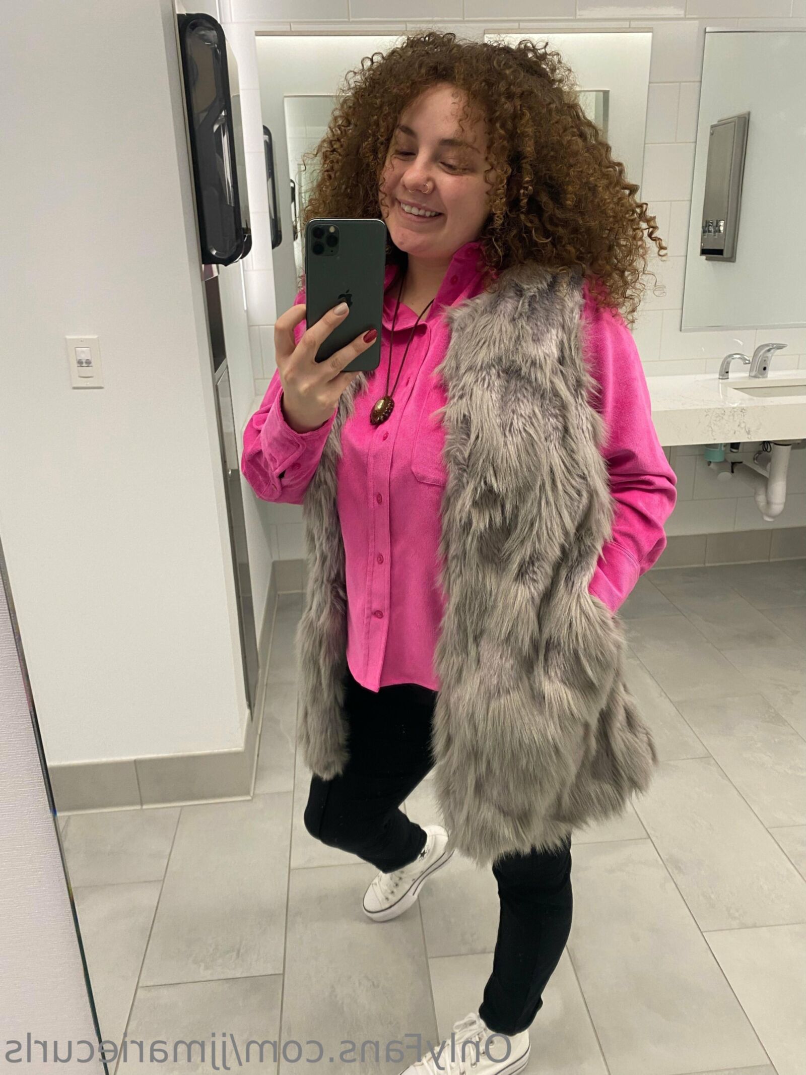 JJ Big Boobs Big Butt Curly Hair Gorgeous Girl Mixed Hot Shots