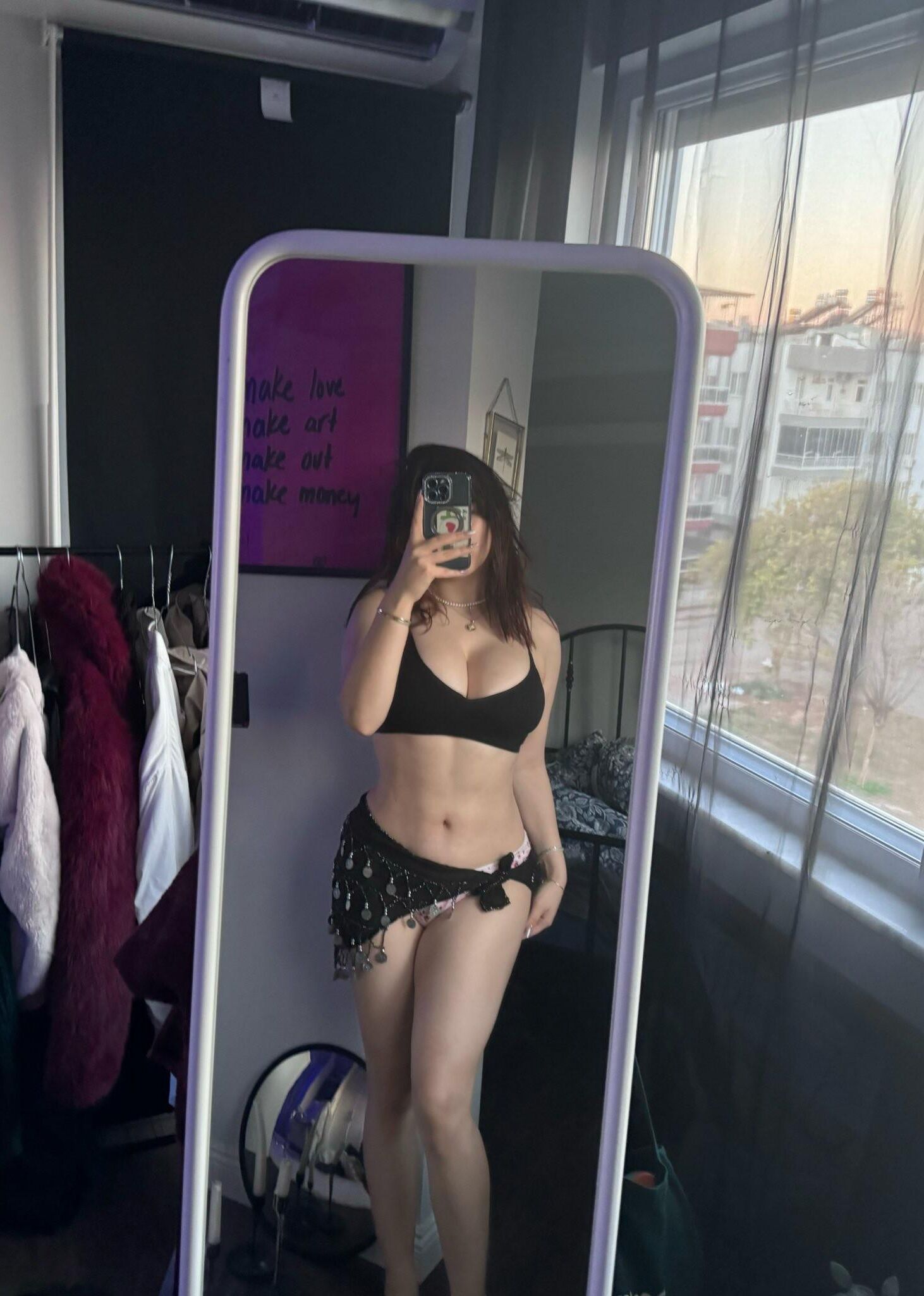 Ezra riesige Brüste Big Ass Beauty türkisch Brünette Analmädchen gemischt