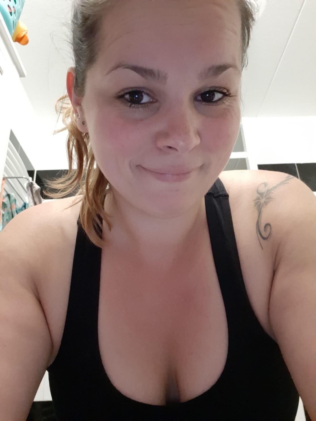 Niederländische mollige Babe Nudes für Freund